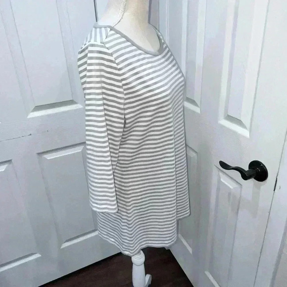 Matilda Jane striped pull over gray white striped 3/4 sleeves Super cute &comfy - Picture 3 of 9